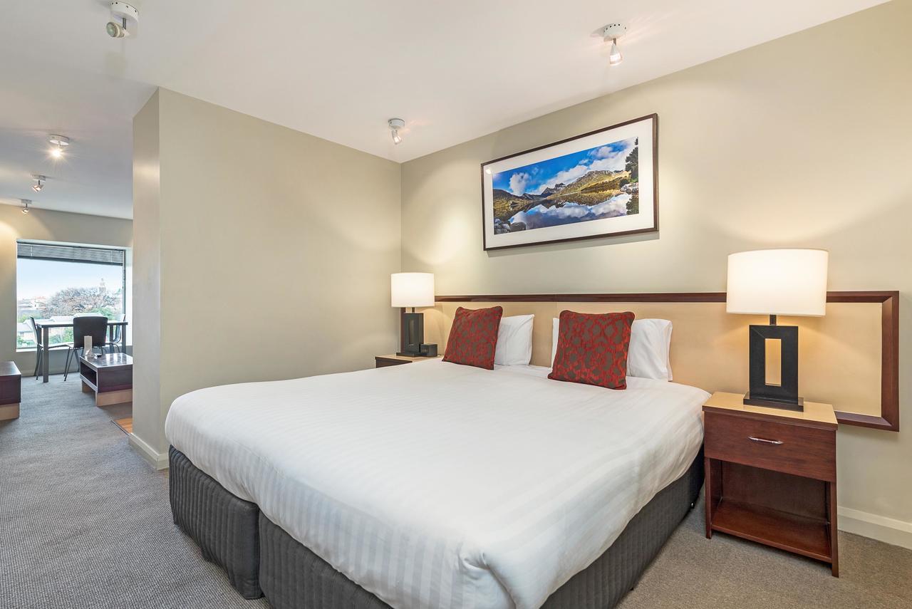 Mantra One Sandy Bay Road Хоубарт Екстериор снимка