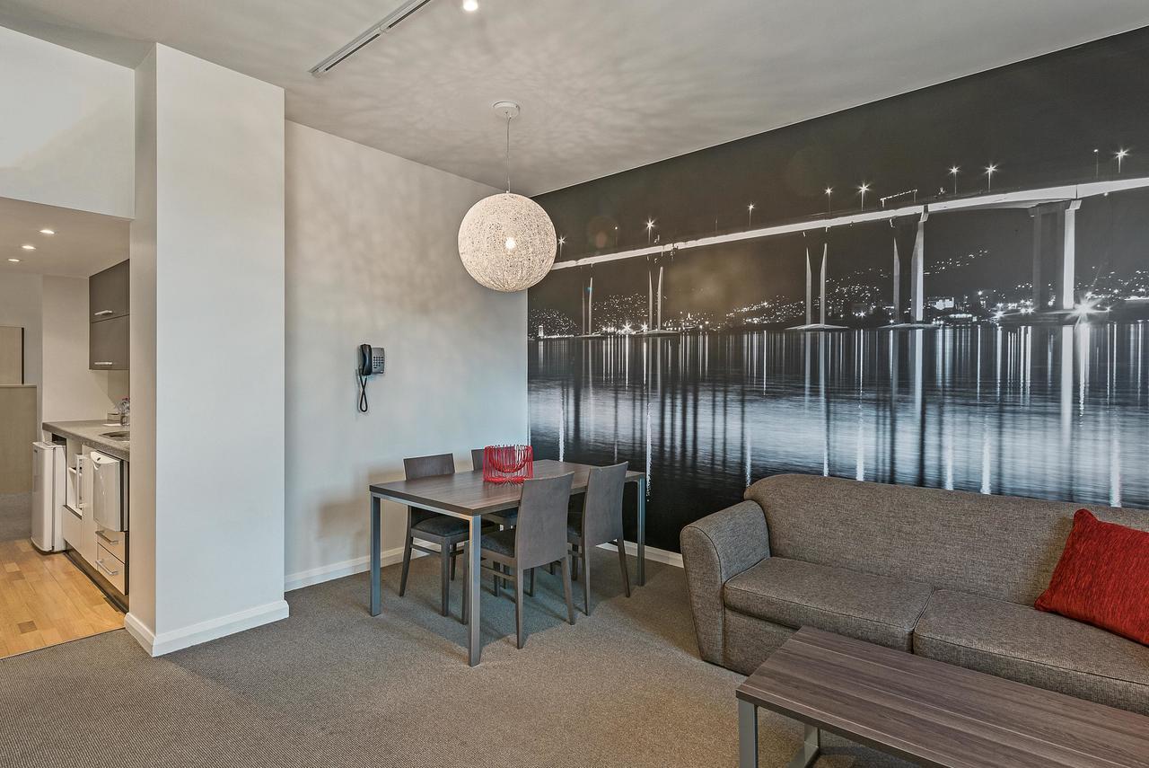 Mantra One Sandy Bay Road Хоубарт Екстериор снимка