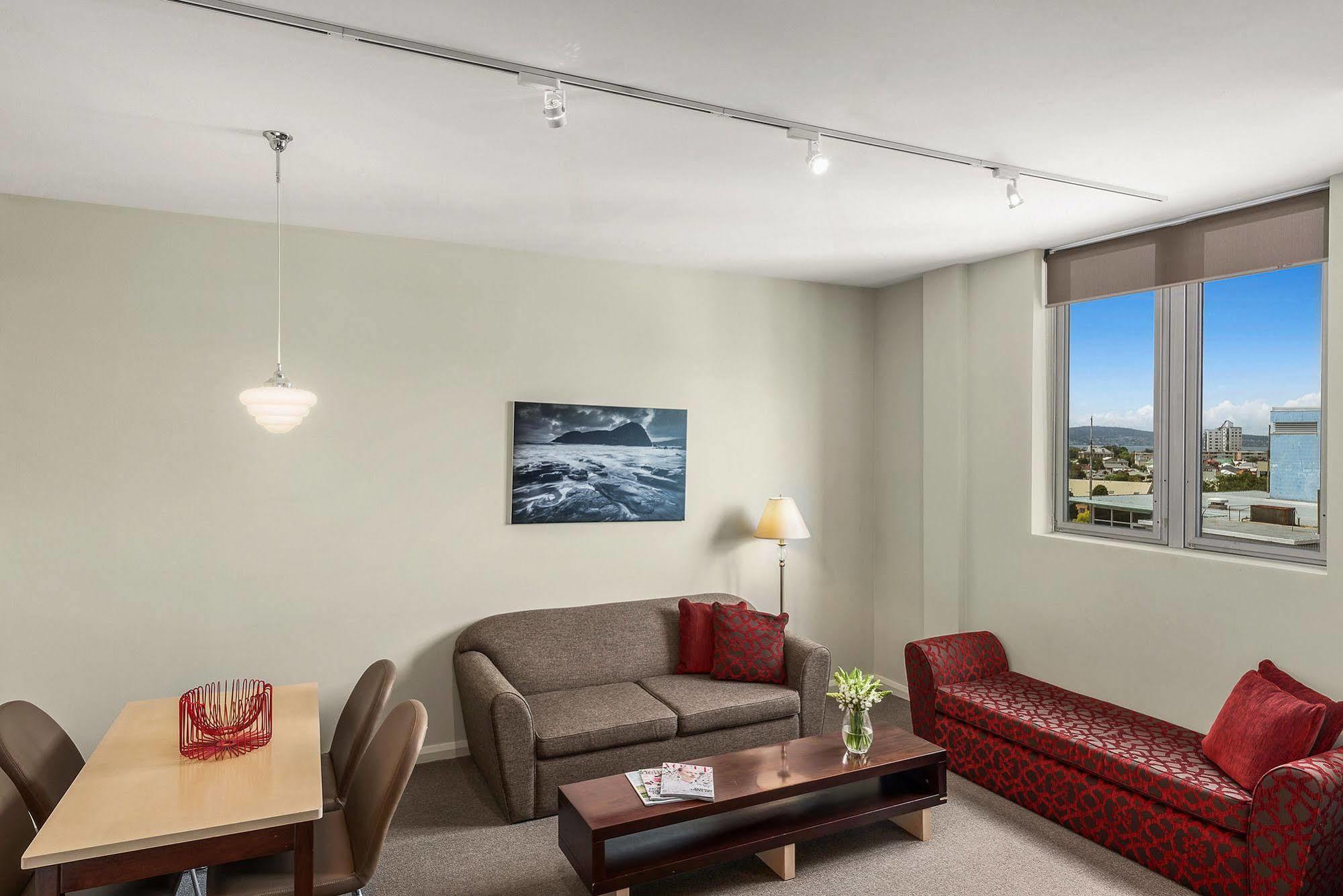 Mantra One Sandy Bay Road Хоубарт Екстериор снимка